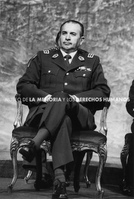 CÉSAR MENDOZA, CARABINEROS, miembro de la junta militar, aniversario de la Constitución, Edificio Diego Portales, Santiago 1986.