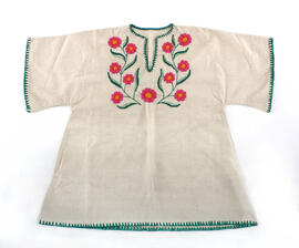 Blusa con ribete verde