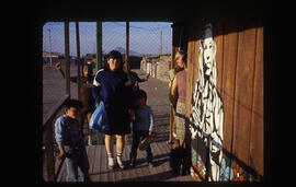 Mujer y niños
