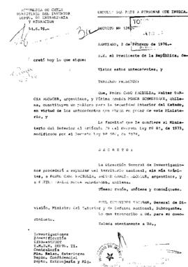 Decreto N° 126. Expulsión del país de Pedro Cano Paciglia, Walter García Alcocer y Fátima Armida Mohor Schessane.